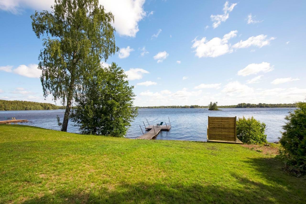 הוילה Bjorkoby Holiday Lakefront House מראה חיצוני תמונה